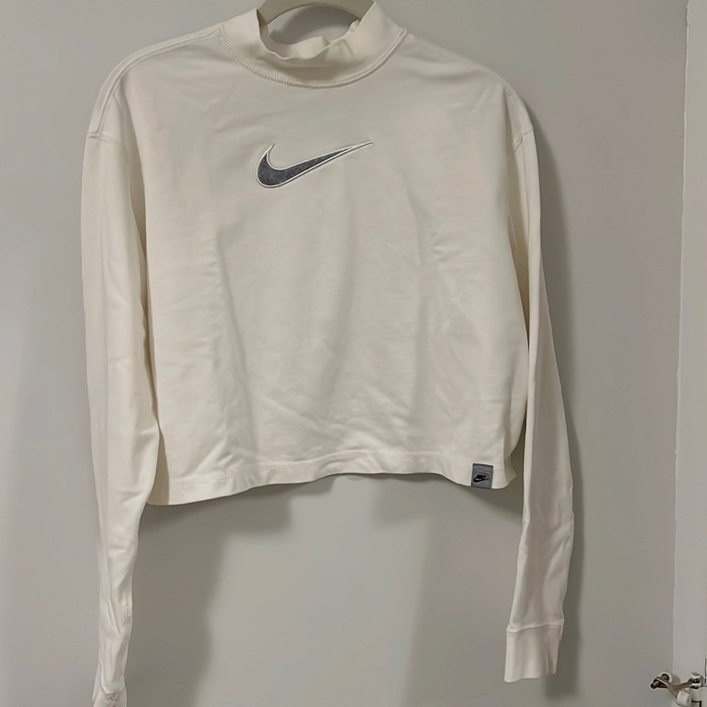 Nike cropped long sleeve top